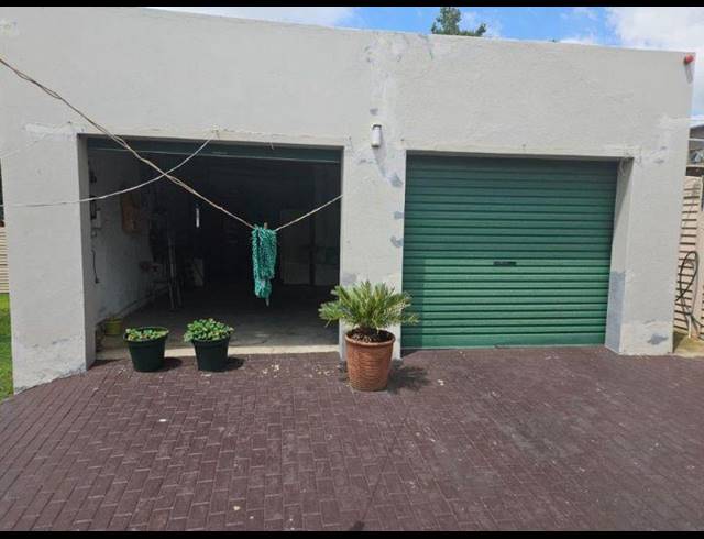3 BEDROOM HOUSE FOR SALE IN SOUTH CREST